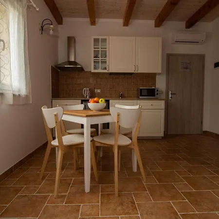 Mama * Rovinjsko Selo